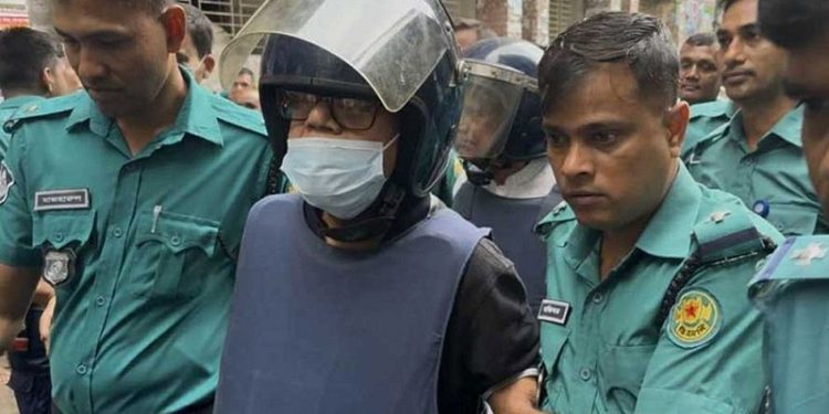 পুলিশকে ধমক দিলেন সাবেক মন্ত্রী কামরুল