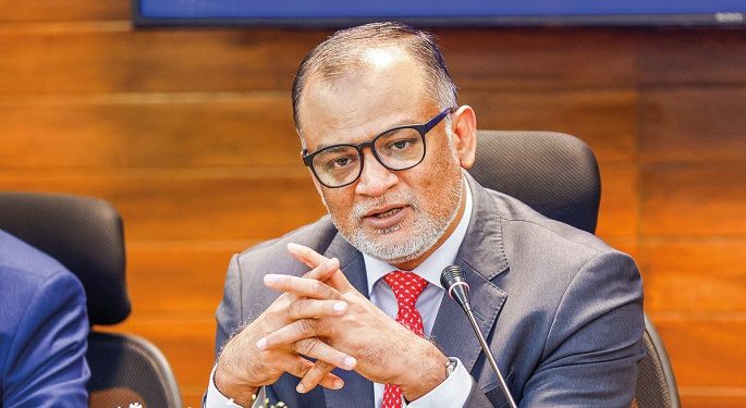 যুক্তরাষ্ট্রের পাল্টা শুল্ক ১৫ শতাংশে নামানোর চেষ্টা হচ্ছে: বাণিজ্য উপদেষ্টা