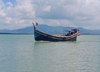 ১১ জেলেকে ধরে নিয়ে গেল আরাকান আর্মি