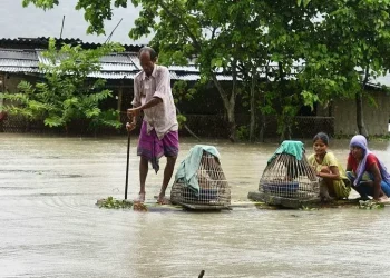 আগামী ৭২ ঘণ্টার মধ্যেই ভয়াবহ বন্যায় ডুবে যেতে পারে দেশের ২০ জেলা