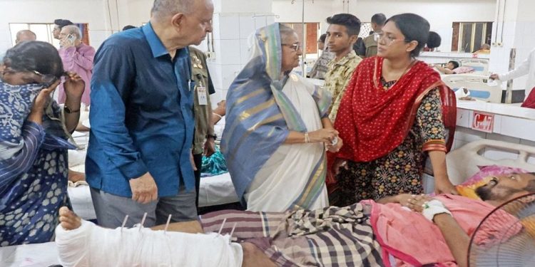 শেখ হাসিনা হাসপাতালে ‘নো ট্রিটমেন্ট নো রিলিজ’ নির্দেশ দেন