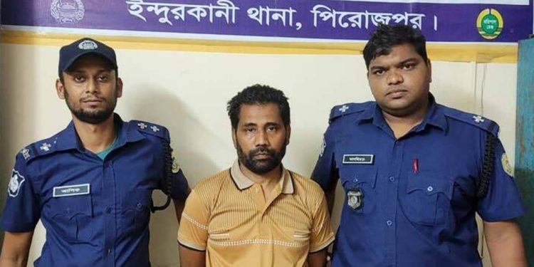 সাঈদীর রায়ে মিষ্টি বিতরণকারী আ. লীগ নেতাকে মিষ্টি খাইয়ে গণপিটুনি