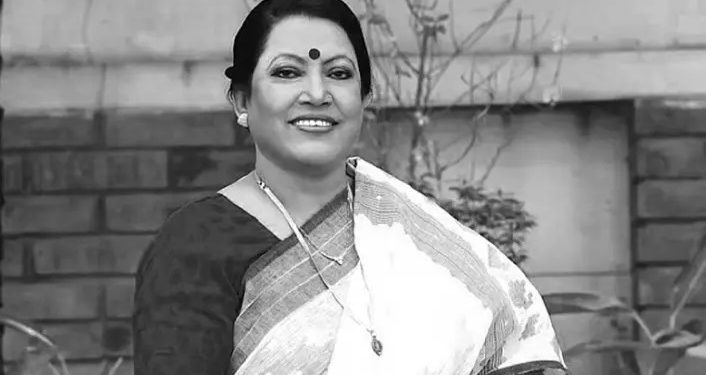 ফরিদা পারভীনকে শহীদ মিনারে শ্রদ্ধা, দাফন কুষ্টিয়ায়