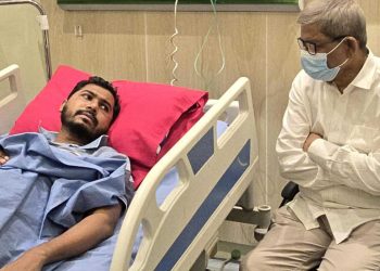 নুরকে দেখতে হাসপাতালে গেলেন মির্জা ফখরুল