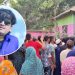 প্রবাসী স্ত্রীকে ভিডিও কলে রেখে গলায় ফাঁস দিয়ে স্বামীর আত্মহত্যা