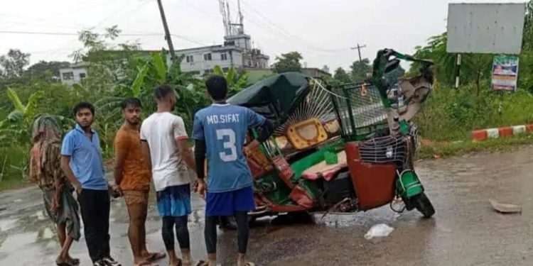 গাজীপুরে ট্রাকের চাপায় অটোরিকশার ২ যাত্রী নিহত