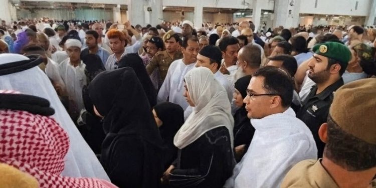 সপরিবারে ওমরাহ করতে যাচ্ছেন তারেক রহমান