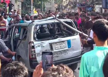 উত্তরায় গাড়িচাপায় পথচারী নিহত, চালককে গণপিটুনি