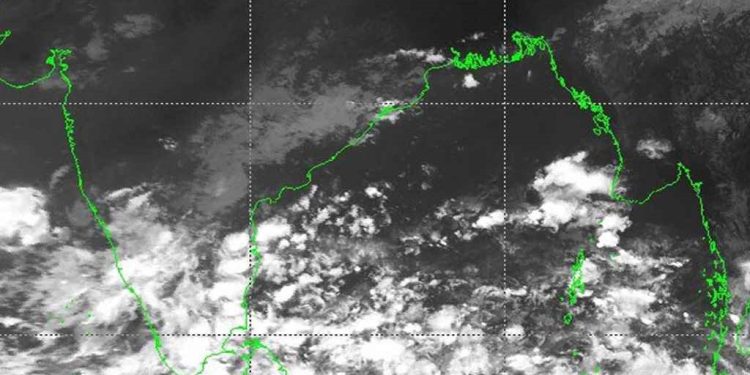 ধেয়ে আসছে শক্তিশালী বৃষ্টিবলয় ‘আঁখি’