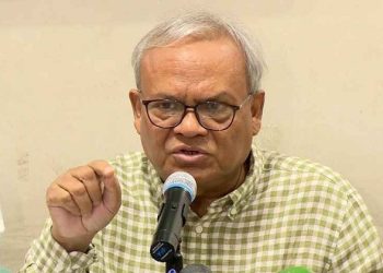 খালেদা জিয়াকে দেশের মানুষ নেতৃত্বের আসনে দেখতে চায়: রিজভী