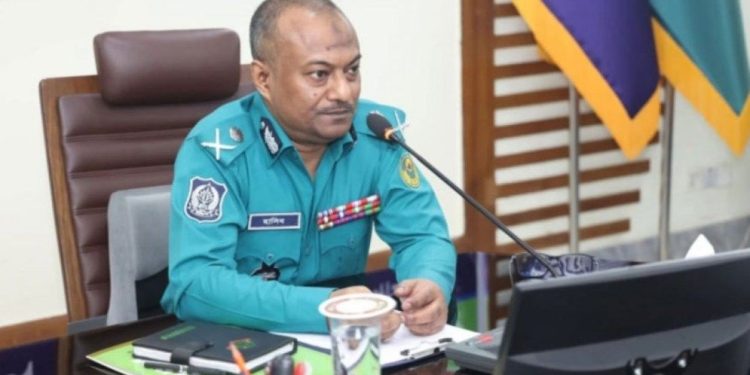অস্ত্রধারী সন্ত্রাসী দেখামাত্র গুলি করে হত্যার নির্দেশ সিএমপি কমিশনারের