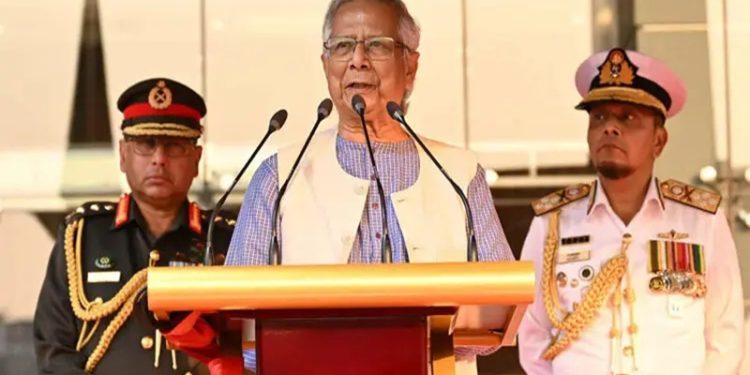 নির্বাচনে সশস্ত্র বাহিনীকে দক্ষতার সঙ্গে দায়িত্ব পালনের আহ্বান প্রধান উপদেষ্টার