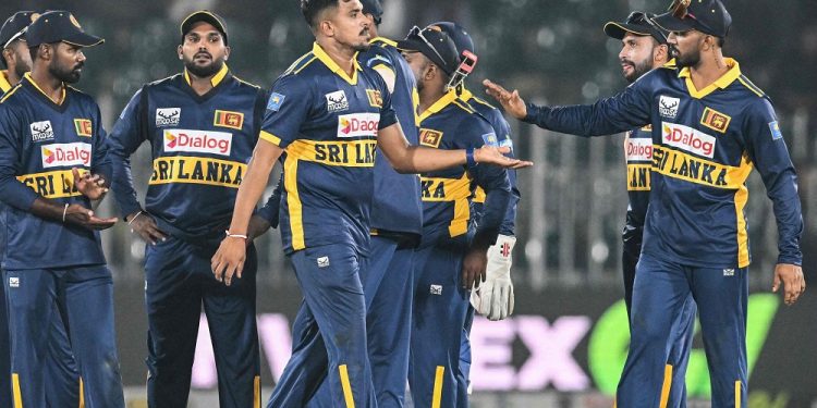পাকিস্তানে বোমা হামলা, ভয়ে দেশে ফিরছেন লঙ্কানরা