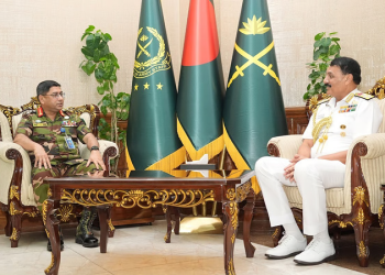 সেনাপ্রধানের সঙ্গে পাকিস্তান নৌবাহিনী প্রধানের সৌজন্য সাক্ষাৎ