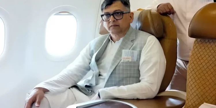 লন্ডনে গেছেন বিএনপি নেতা সালাহউদ্দিন