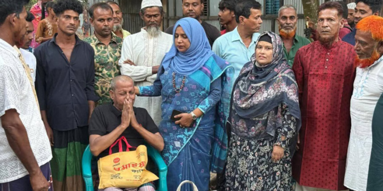 মালয়েশিয়ায় গিয়ে ১৮ বছর ‘নিখোঁজ’, দেশে ফিরে দেখেন বাবা-মা নেই, স্ত্রী অন্যের সংসারে