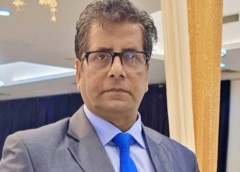 ডিবি হেফাজতে সাংবাদিক আনিস আলমগীর