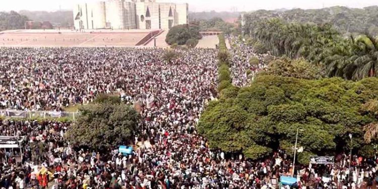 খালেদা জিয়ার জানাজায় অংশ নিতে মানিক মিয়া অ্যাভিনিউয়ে প্রধান উপদেষ্টা