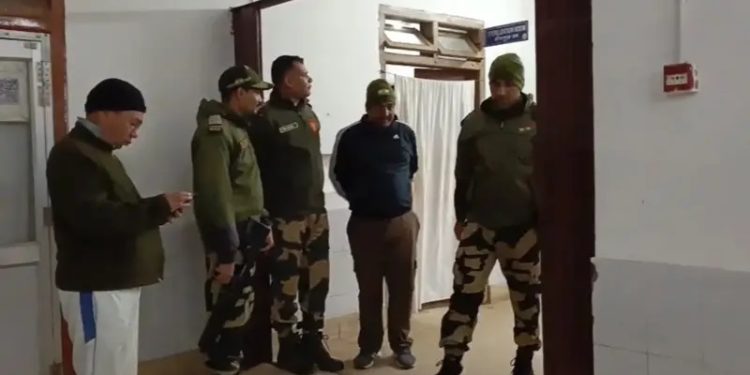ভারত–বাংলাদেশ সীমান্তে বিএসএফ জওয়ান গুলিবিদ্ধ