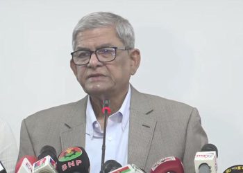 ‘বেগম জিয়ার অবস্থা অপরিবর্তিত থাকলে শিগগিরই দেশে ফিরবেন তারেক রহমান’