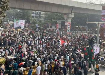 আবারও শাহবাগ মোড়ে ইনকিলাব মঞ্চের অবরোধ