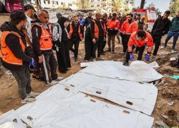 গাজায় বাড়ির ধ্বংসস্তূপে মিললো একই পরিবারের ৩০ জনের লাশ