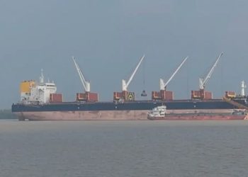 মোংলা বন্দরে বিদেশি জাহাজ আটক