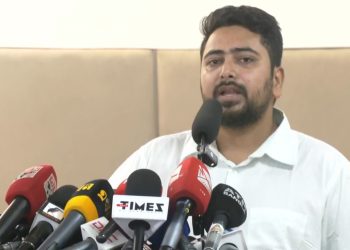 গণভোটে ‘না’ পাস হলে গণঅভ্যুত্থান ব্যর্থ হবে: নাহিদ ইসলাম