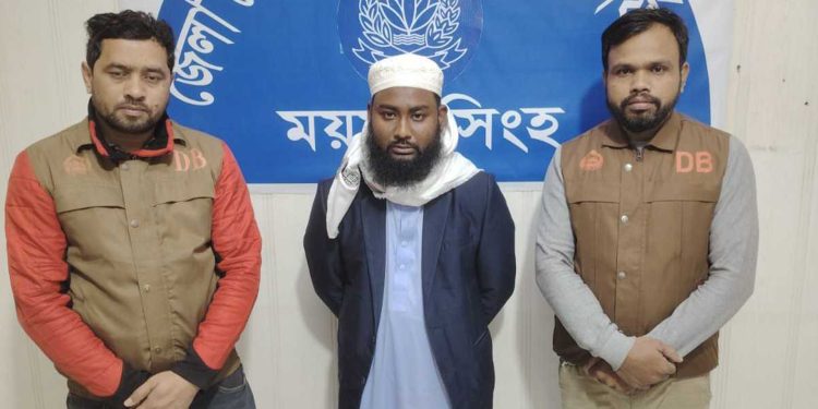 দিপু হত্যা: মরদেহ পোড়ানোয় ‘নেতৃত্ব’ দেয়া সেই ইয়াছিন ঢাকায় গ্রেফতার