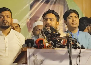 তাহাজ্জুদের পর ভোটকেন্দ্র দখলের পাঁয়তারা চলছে: নাহিদ ইসলাম