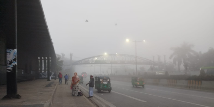 ১২ ডিগ্রিতে নেমেছে রাজধানীর তাপমাত্রা, দুপুর পর্যন্ত থাকতে পারে কুয়াশা