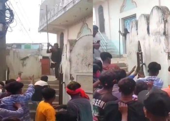 হিন্দুত্ববাদীদের একাই রুখে দিয়ে মসজিদ বাঁচালেন প্রতিবন্ধী মুসলিম যুবক