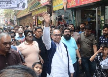 নাসীরুদ্দীন পাটওয়ারীকে দিয়ে আল্লাহ আমার ধৈর্যের পরীক্ষা নিচ্ছেন: মির্জা আব্বাস