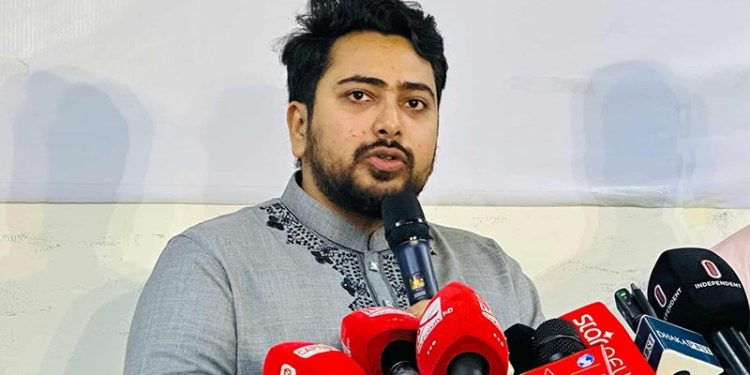 আহসান মনসুরকে সরিয়ে আর্থিক খাতে লুটপাটের পথ উন্মুক্ত করল বিএনপি: নাহিদ ইসলাম