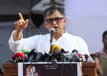 স্বরাষ্ট্র মন্ত্রণালয়ের দায়িত্ব পাচ্ছেন সালাহউদ্দিন আহমদ