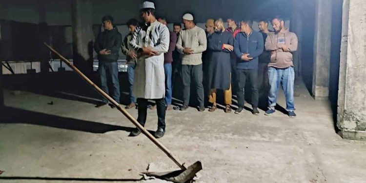 রংপুরে ‘লাঙলের জানাজা’ ছবি ভাইরাল