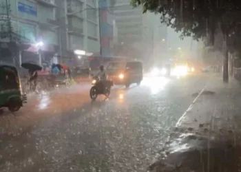 ঢাকায় কালবৈশাখী ঝড়, মুষলধারে বৃষ্টি