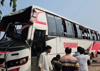 দৌলত‌দিয়ায় ডুবে যাওয়া বাসটির রে‌জিস্ট্রেশন স্থ‌গিত করলো বিআরটিএ