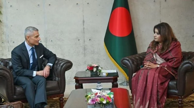 প্রতিমন্ত্রী শামা ওবায়েদের সঙ্গে মার্কিন সহকারী পররাষ্ট্রমন্ত্রী পল কাপুররের বৈঠক