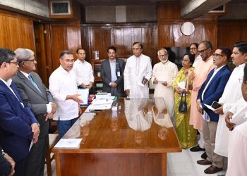 সিটি করপোরেশনগুলোর পরিচ্ছন্নতা কর্মীদের ঈদ উপহার দিলেন প্রধানমন্ত্রী