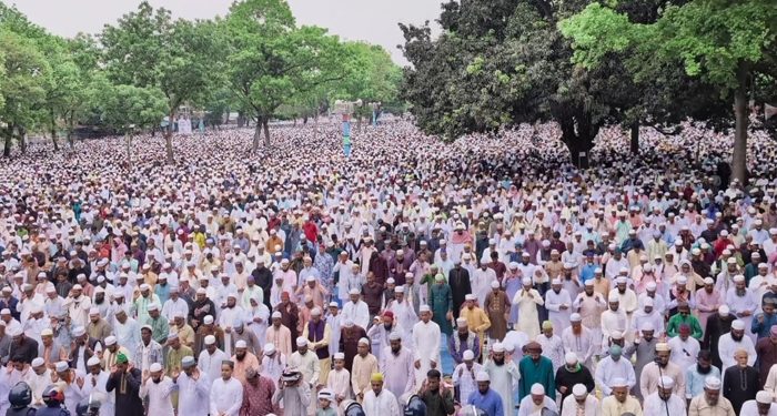 শোলাকিয়ায় ১৯৯তম ঈদ জামাতে প্রায় ছয় লাখ মুসল্লির সমাগম