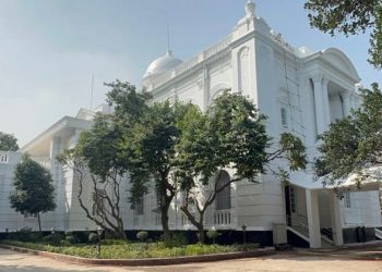 পাটোয়ারী বাবুর বিরুদ্ধে গ্রেপ্তারি পরোয়ানা জারি