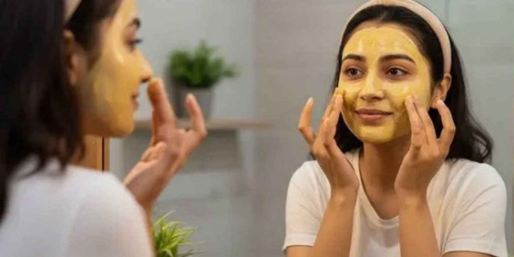 লাবণ্যময় ত্বকের টোটকা লুকিয়ে আছে ঘরেই