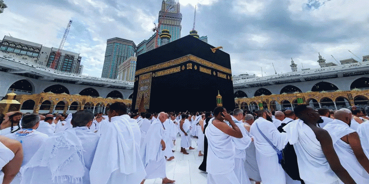 হজে গিয়ে মৃত্যু হলে সওয়াব লেখা হবে কেয়ামত পর্যন্ত