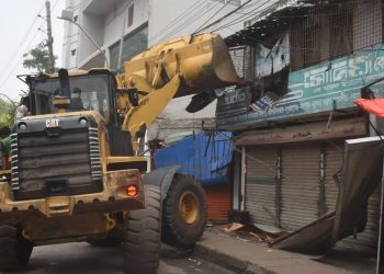 সায়েদাবাদ বাস টার্মিনালে ২৪০ অবৈধ কাউন্টার উচ্ছেদ