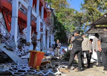 ইন্দোনেশিয়ায় ৭.৪ মাত্রার ভূমিকম্প, সুনামি সতর্কতা জারি