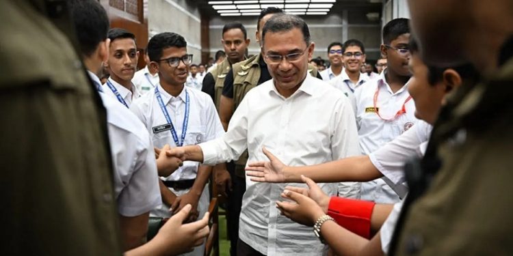 সংসদ ভবন পরিদর্শনে আসা শিক্ষার্থীদের সঙ্গে প্রধানমন্ত্রীর সৌজন্য সাক্ষাৎ