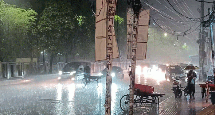 অবশেষে রাজধানীতে স্বস্তির বৃষ্টি