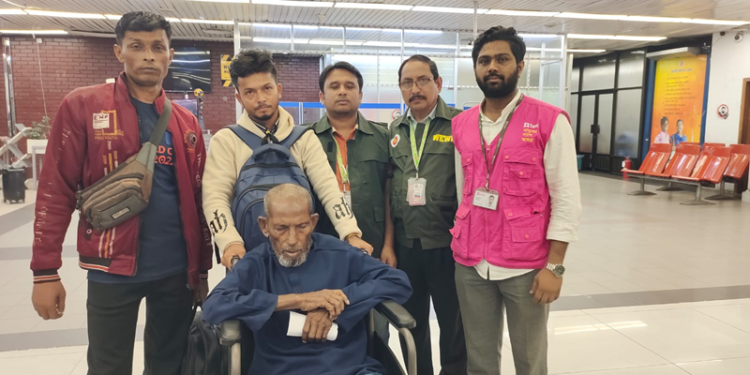 ২৭ বছর পর নিখোঁজ প্রবাসীর ঘরে ফেরা