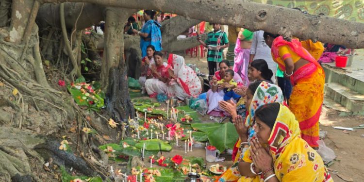 শুরু হয়েছে শত বছরের ঐতিহ্যবাহী ‘বউ মেলা’